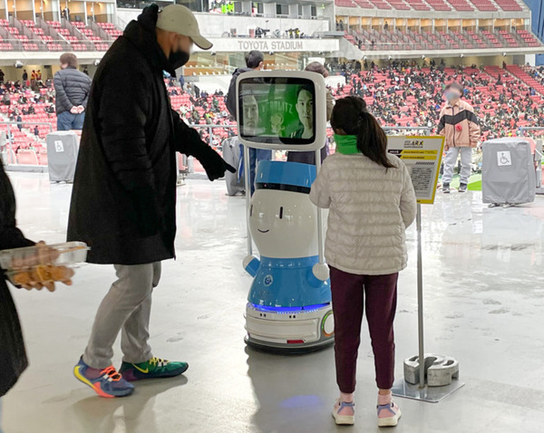 豊田スタジアムに13機のロボットが集結 愛知県サービスロボット社会実装推進事業「ARX」開催レポート(前編)「サービスロボット実証実験」編