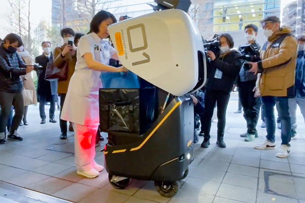 オンライン遠隔診療と5G自動運転ロボットで医薬品の自動配送/回収サービスの実証実験　武田薬品工業や川崎重工などが協力