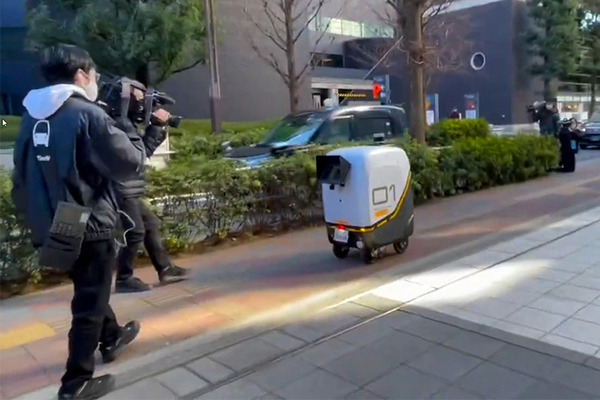 オンライン遠隔診療と5G自動運転ロボットで医薬品の自動配送/回収サービスの実証実験　武田薬品工業や川崎重工などが協力