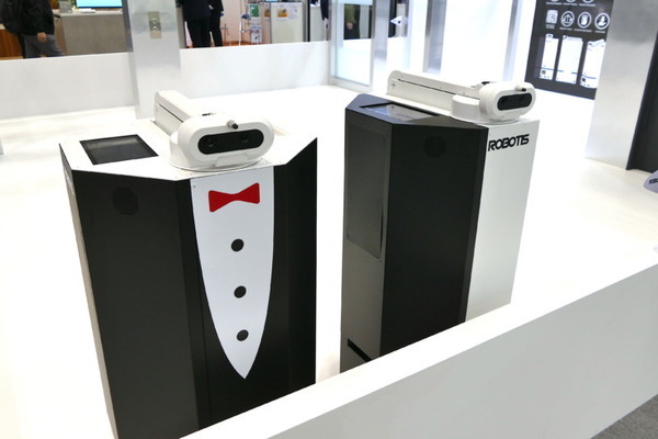 ロボティズ、カメラ付きアームでボタンを押せる配送ロボット「GAEMI（ケミ）」を2023年夏から日本国内展開