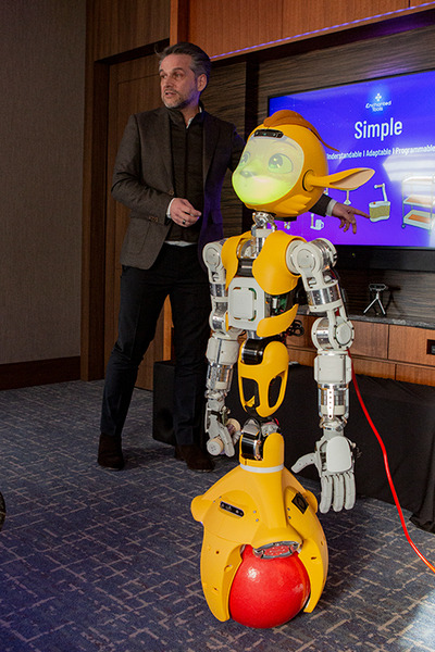 身長123cmのキャラクター・ロボット「Miroki」(ミロキ) 日本でついに初公開　ユニークな特長とポイントを解説　販売目標台数は・・・