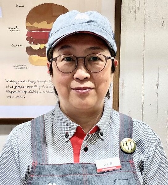 モスバーガー札幌エスタ店で分身ロボット「OriHime」が接客 「分身ロボットカフェDAWN in Sapporo」もオープン