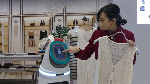 省人化だけではないロボットを使った新しい物流・小売スタイルの模索　リテールテック2023