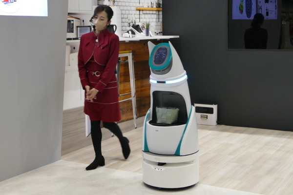 省人化だけではないロボットを使った新しい物流・小売スタイルの模索　リテールテック2023