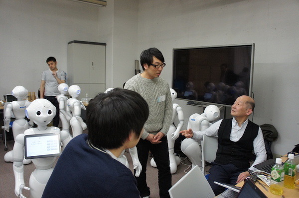 「複数台のペッパーをつかったハッカソン！」に行ってきました。