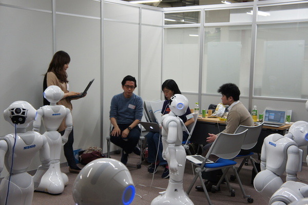 「複数台のペッパーをつかったハッカソン！」に行ってきました。