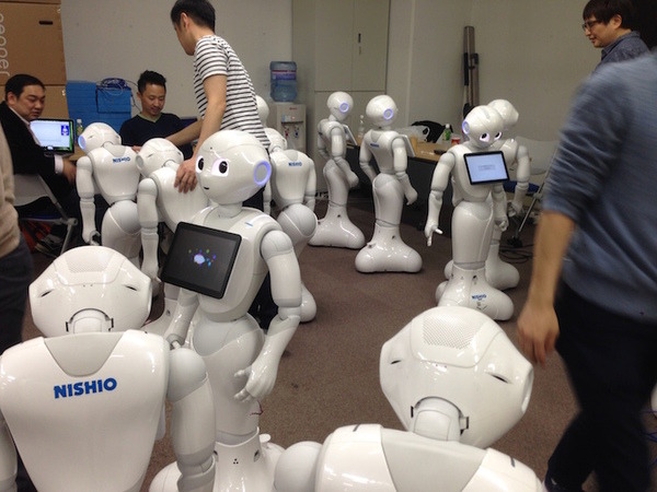 「複数台のペッパーをつかったハッカソン！」に行ってきました。