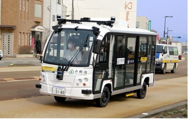 ティアフォーやBOLDLYなど小型自動運転EVバス導入の実証実験と試乗会　北陸新幹線小松駅開業を見据えた石川県小松市で