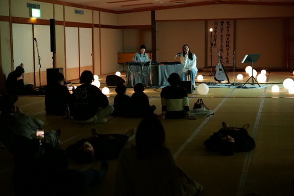 【国内初】NTT東日本 宿泊型睡眠ライブ「寝落ちするための演奏会 ZZZN(ズズズン)」を箱根で開催　スリープテックで睡眠課題の解決めざす
