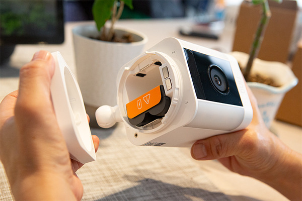 Amazon リング・ホームセキュリティカメラ「Spotlight Cam Plus」製品レビュー　バッテリーで設置が楽々、ライブ映像をスマホやEchoで確認