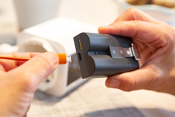 Amazon リング・ホームセキュリティカメラ「Spotlight Cam Plus」製品レビュー　バッテリーで設置が楽々、ライブ映像をスマホやEchoで確認