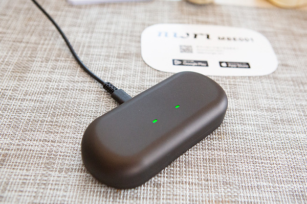 NTTの耳に差し込まないオープンイヤー型の完全ワイヤレスイヤホン「nwm MBE001」実機レビュー　本当に音漏れしない?