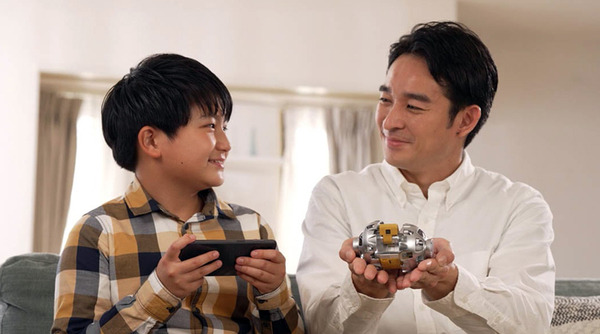 【速報】タカラトミーが月面探査ロボット「SORA-Q」商品版を発表！限定「宇宙兄弟」モデルやステッカー配布も発表　野口聡一さん登壇