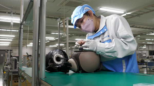 家族型ロボット「LOVOT」の生産現場の動画を公開　生産を日本に移転し、品質管理と迅速な対応、アフターサービスの拡充へ