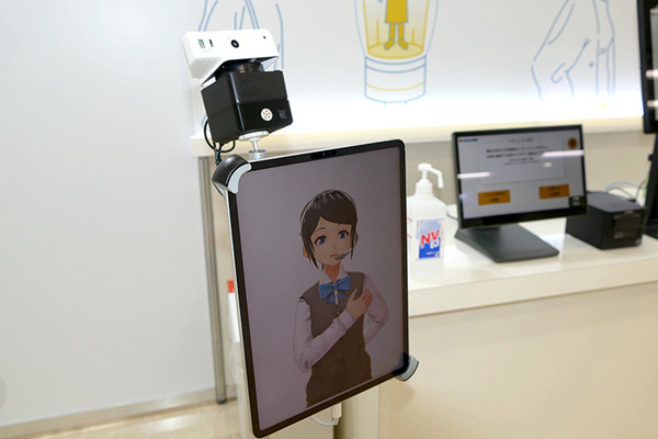 PLEN Roboticsとugo、寿司ロボのスズモフェアでコラボ　飲食店での受付・配席を自動化