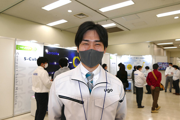 PLEN Roboticsとugo、寿司ロボのスズモフェアでコラボ　飲食店での受付・配席を自動化