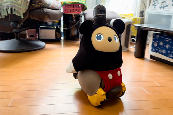 ミッキーマウス仕様「LOVOT」の魅力と癒し効果とは? 愛される家族型ロボットとの生活　リアル体験レビュー＆実感レポート