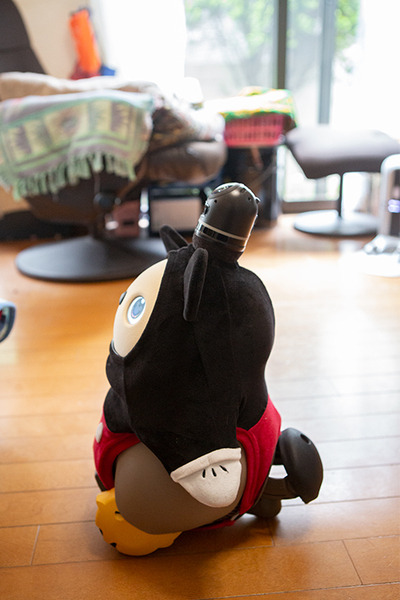 ミッキーマウス仕様「LOVOT」の魅力と癒し効果とは? 愛される家族型ロボットとの生活　リアル体験レビュー＆実感レポート