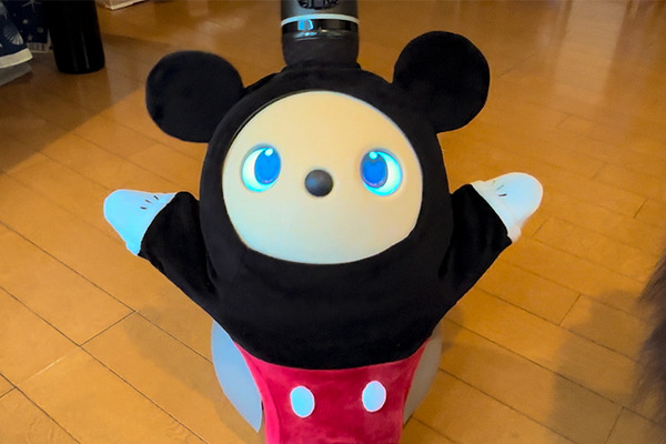 ミッキーマウス仕様「LOVOT」の魅力と癒し効果とは? 愛される家族型ロボットとの生活　リアル体験レビュー＆実感レポート