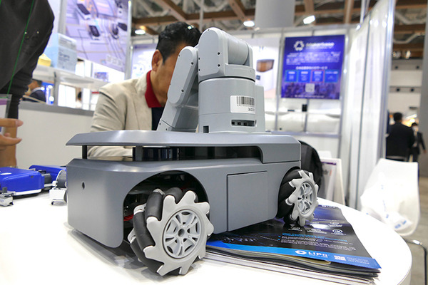 猫型ロボットや教材ロボのElephant Roboticsその他、深センのハードウェアメーカーが「AI・人工知能 EXPO」に出展