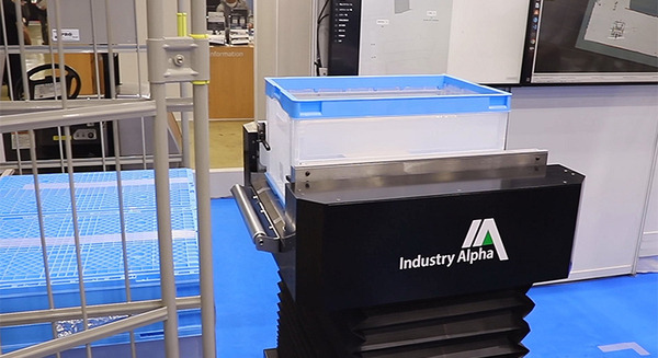 【国内初】NTT東日本「製造・物流現場」向けにローカル5Gの実証デモ　ロボットやAI検品機器などと接続して一元管理「ワイヤレスジャパン 2023」