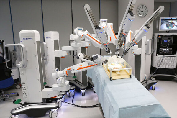 メドトロニック 外科手術「Hugo 手術支援ロボット」が消化管外科への適応承認を取得　泌尿器科、婦人科、消化管外科へと展開