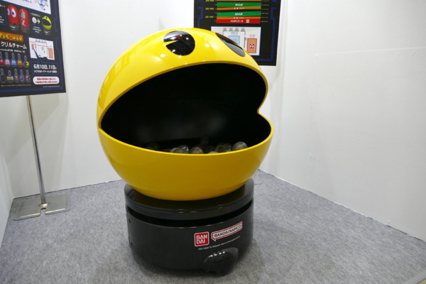 バンダイ、パックマン型ガシャポン空容器回収ロボット「ガシャドロイド」を東京おもちゃショーで公開　一般公開日は３台で登場予定