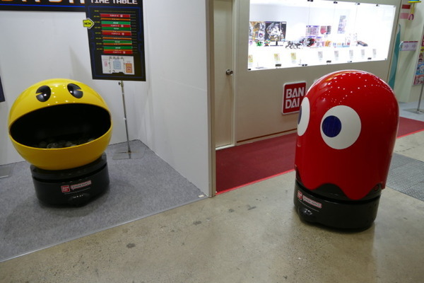 バンダイ、パックマン型ガシャポン空容器回収ロボット「ガシャドロイド」を東京おもちゃショーで公開　一般公開日は３台で登場予定