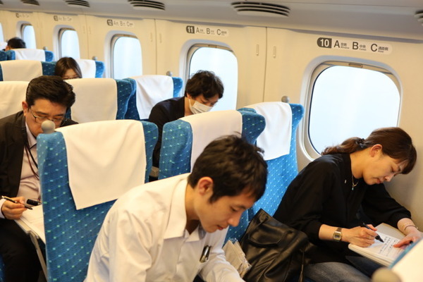 【国内初】新幹線の中で時速 285kmのAI教室！忙しいビジネスマン向けにAIロボットを使った「マクニカ×タミヤ AIワークショップ」開催