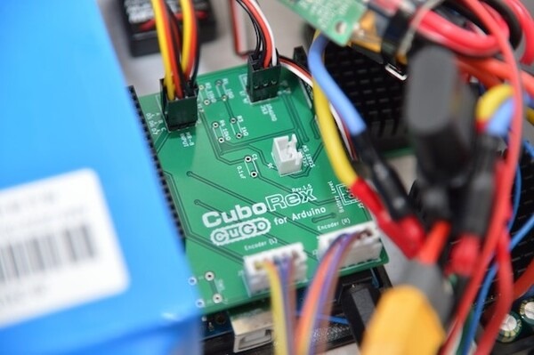 Arduinoで操作できる「CuGo V3 Arduinoキット」で電動クローラユニットの遠隔操作とプログラム走行のどちらも可能に　CuboRex