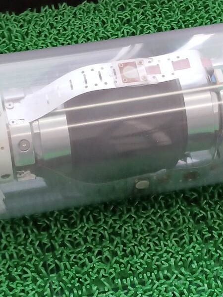 人工筋肉とフレキシブル超音波センサーを持ったミミズ型ロボットが配管の中を突き進む　ソラリス「Ultra Sooha」CASTと共同開発