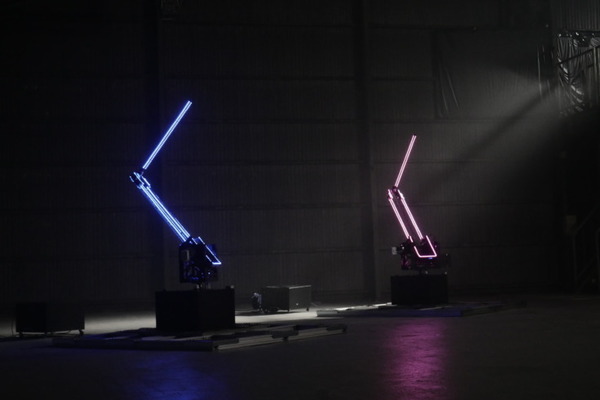 【世界初】人間を超える巨大ロボットアームのパフォーマンス作品を披露　テクノロジーによって拡張しゆく未来の身体性「Embodiment++」