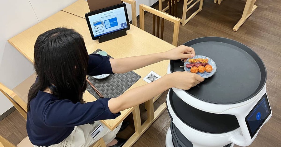 NEC、料理の注文から会計、複数機種の配膳ロボットの連携、全自動化を推進する業界初の統合飲食店向けサービス、下げ膳時間40%削減