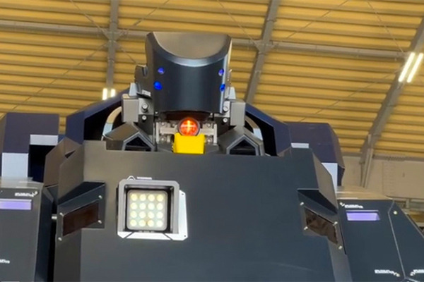 全高4.5mの搭乗できる変形ロボット「アーカックス」を公開　SFやアニメが現実に！まずは限定5台で販売開始　ツバメインダストリ