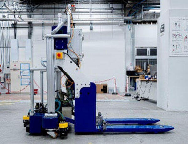 大成建設、自律走行搬送ロボットシステム「T-DriveX」開発。フォークリフト型と軽量のパレット型の２機種