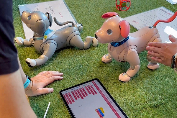 ソニー「手拍子に合わせて踊るaibo」を初公開！ファンや家族連れで大盛況　aiboファンミーティング16参加レポート