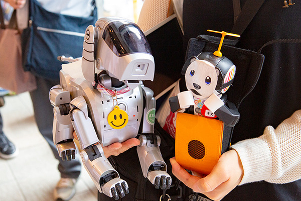 ソニー「手拍子に合わせて踊るaibo」を初公開！ファンや家族連れで大盛況　aiboファンミーティング16参加レポート