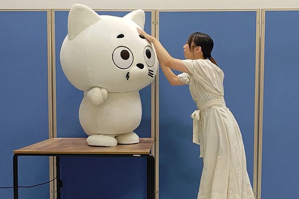 柔らかい、踊れる、触れ合える、抱き合える！ロボットの常識を覆すバルーンロボットを開発　ピア21とアスラテックが動画を公開
