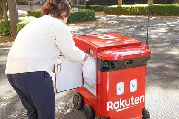自動配送ロボットによるフードデリバリーを既に実用化　楽天に聞く、配送の現状と課題、こだわりと展望、改正道交法による変化