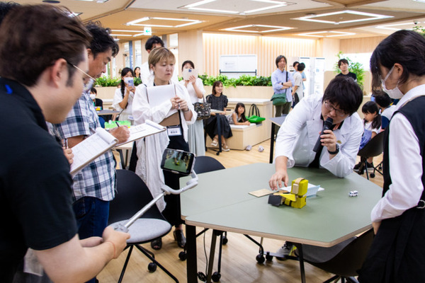 子ども達の発想あふれる「embot大展覧会」開催！最優秀賞は力作「カラドキピエロ」、ハムスターロボットや動くアクセサリーも