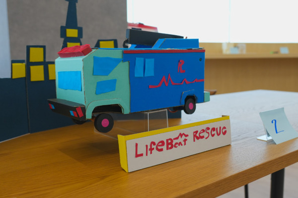 子ども達の発想あふれる「embot大展覧会」開催！最優秀賞は力作「カラドキピエロ」、ハムスターロボットや動くアクセサリーも