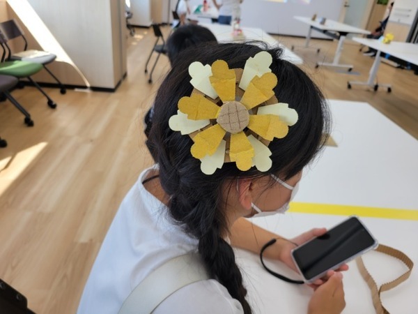 子ども達の発想あふれる「embot大展覧会」開催！最優秀賞は力作「カラドキピエロ」、ハムスターロボットや動くアクセサリーも