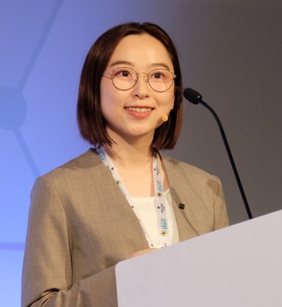 プロジェクションマッピングで「MRメイク」シミュレーションとは? コーセーと東工大が共同研究を国際化粧品技術者会連盟で発表