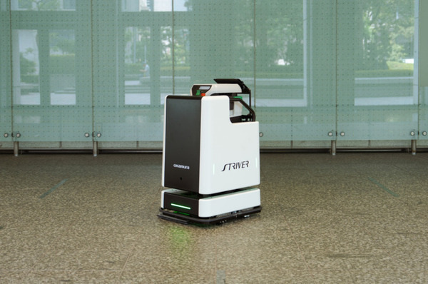 野村不動産HDとオカムラ、オフィスビル1棟全体の「掃除ロボット」活用で連携　エレベーター連携強化で高層ビル対応も目指す