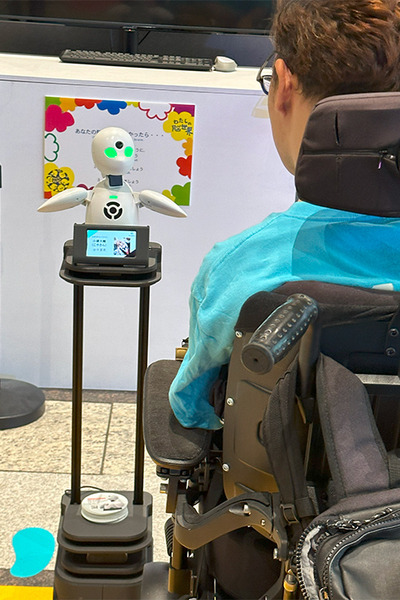 ロボットと触れあい 子ども達の笑顔あふれる「ちょっと先のおもしろい未来」(ちょもろー) 開催レポート