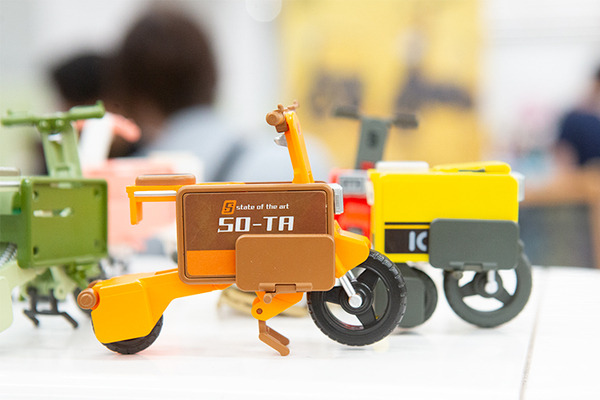 ロボットと触れあい 子ども達の笑顔あふれる「ちょっと先のおもしろい未来」(ちょもろー) 開催レポート