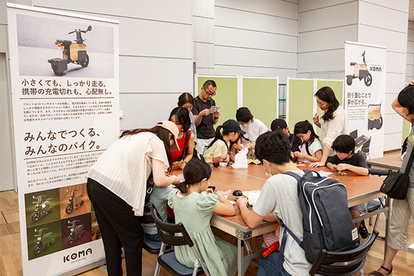 ロボットと触れあい 子ども達の笑顔あふれる「ちょっと先のおもしろい未来」(ちょもろー) 開催レポート