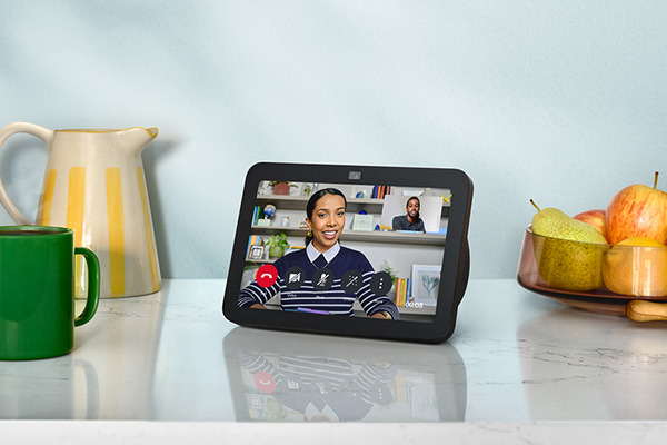 新型「Echo Show 8」(第3世代)発表、Alexaは生成AI/大規模言語モデル(LLM)に対応 「Amazon 秋の製品発表イベント」で