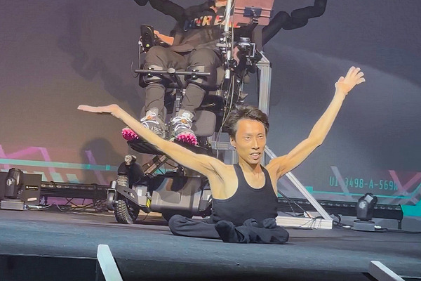 ALSの武藤将胤さんが視線でDJ、脳波でロボットアームを動かす　車椅子ダンサー神原さんとOriHime、圧巻のダンスパフォーマンスを披露
