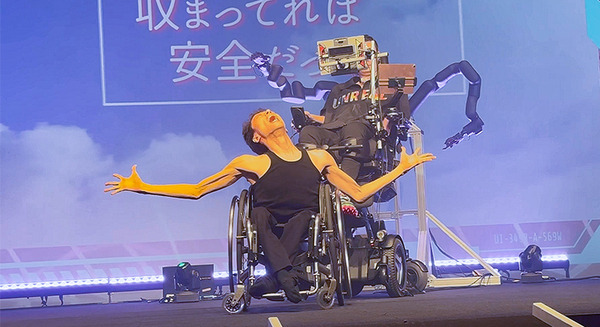 ALSの武藤将胤さんが視線でDJ、脳波でロボットアームを動かす　車椅子ダンサー神原さんとOriHime、圧巻のダンスパフォーマンスを披露